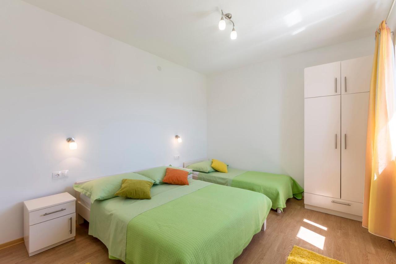 Apartmani Bezmalinovic Bol Bagian luar foto