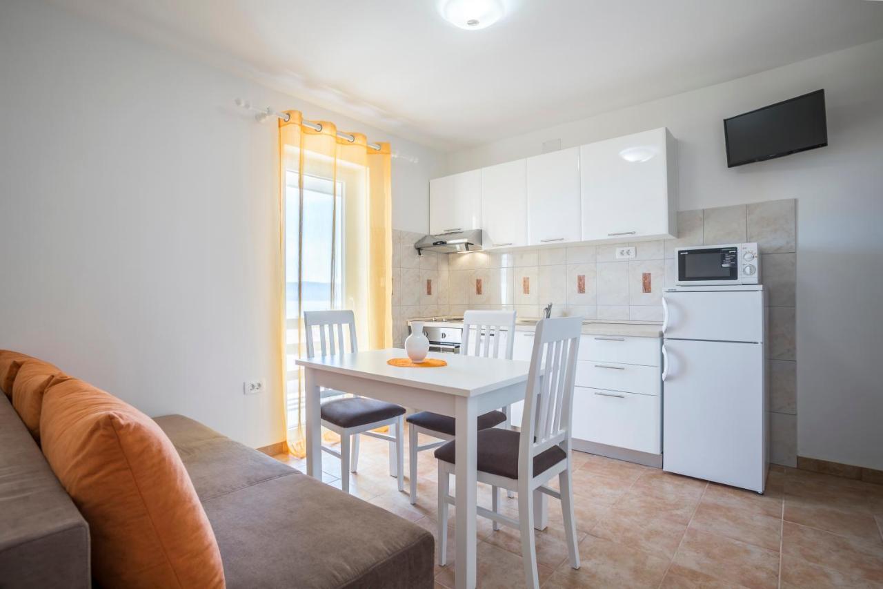 Apartmani Bezmalinovic Bol Bagian luar foto