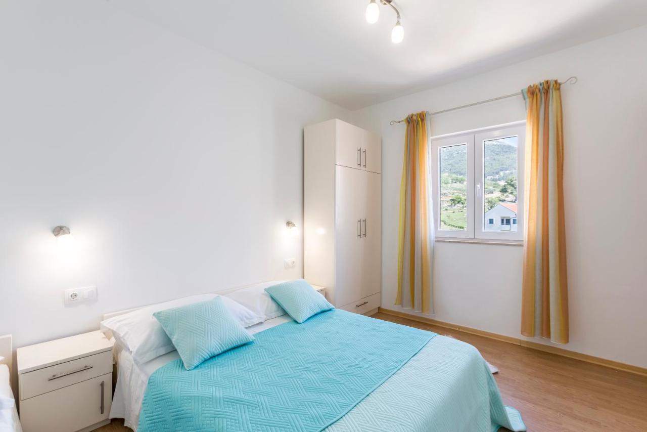 Apartmani Bezmalinovic Bol Bagian luar foto