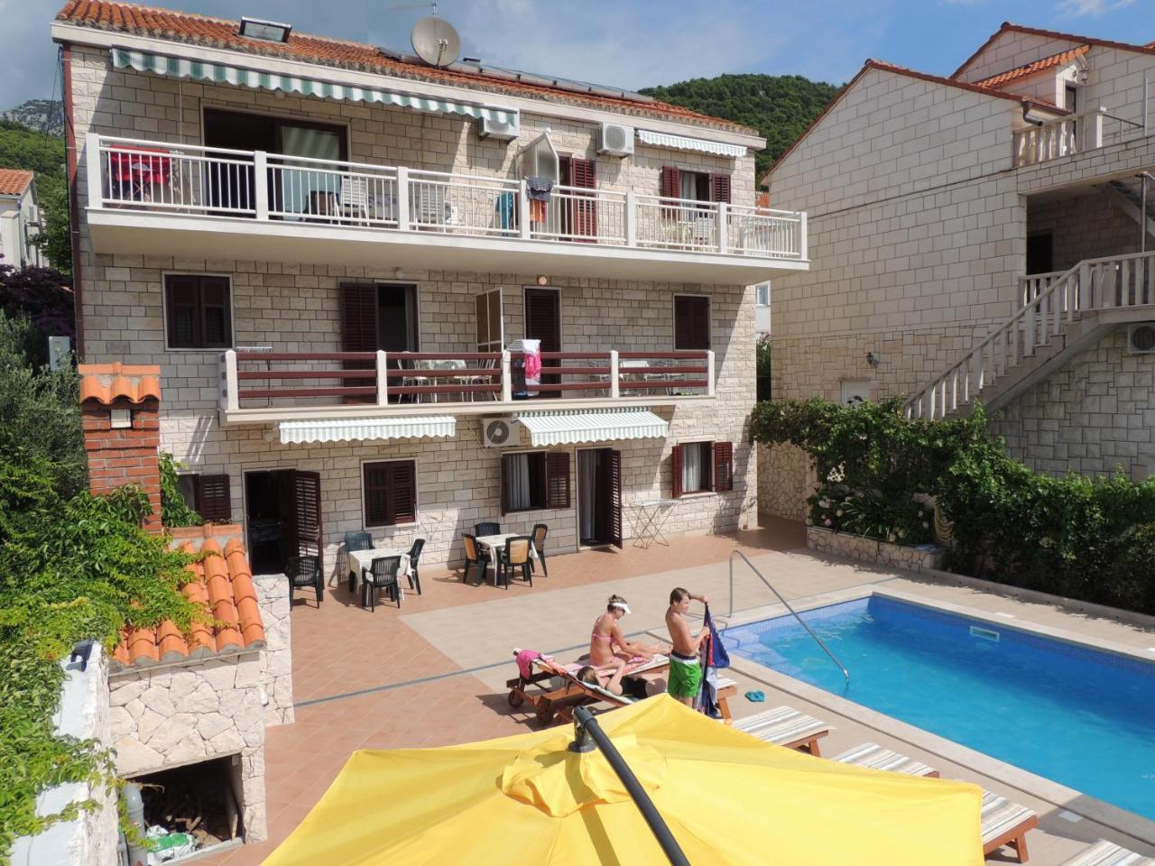Apartmani Bezmalinovic Bol Bagian luar foto