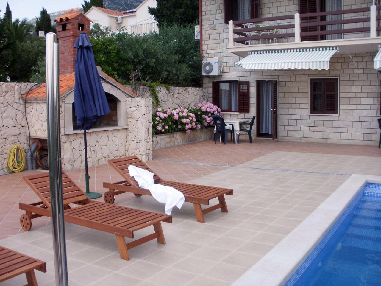 Apartmani Bezmalinovic Bol Bagian luar foto