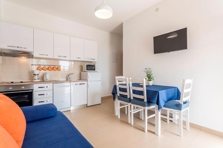 Apartmani Bezmalinovic Bol Bagian luar foto